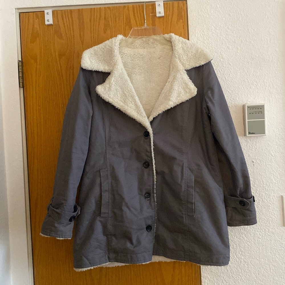 Wide collar (unisex) jacket medium insulated trench style sleeves button down